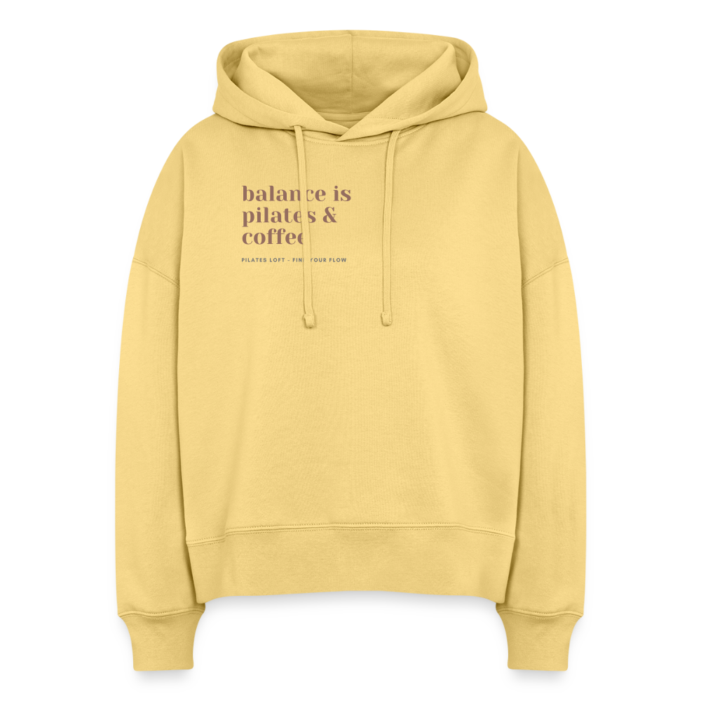 "balance is pilates & coffee" Frauen Hoodie - Hellgelb