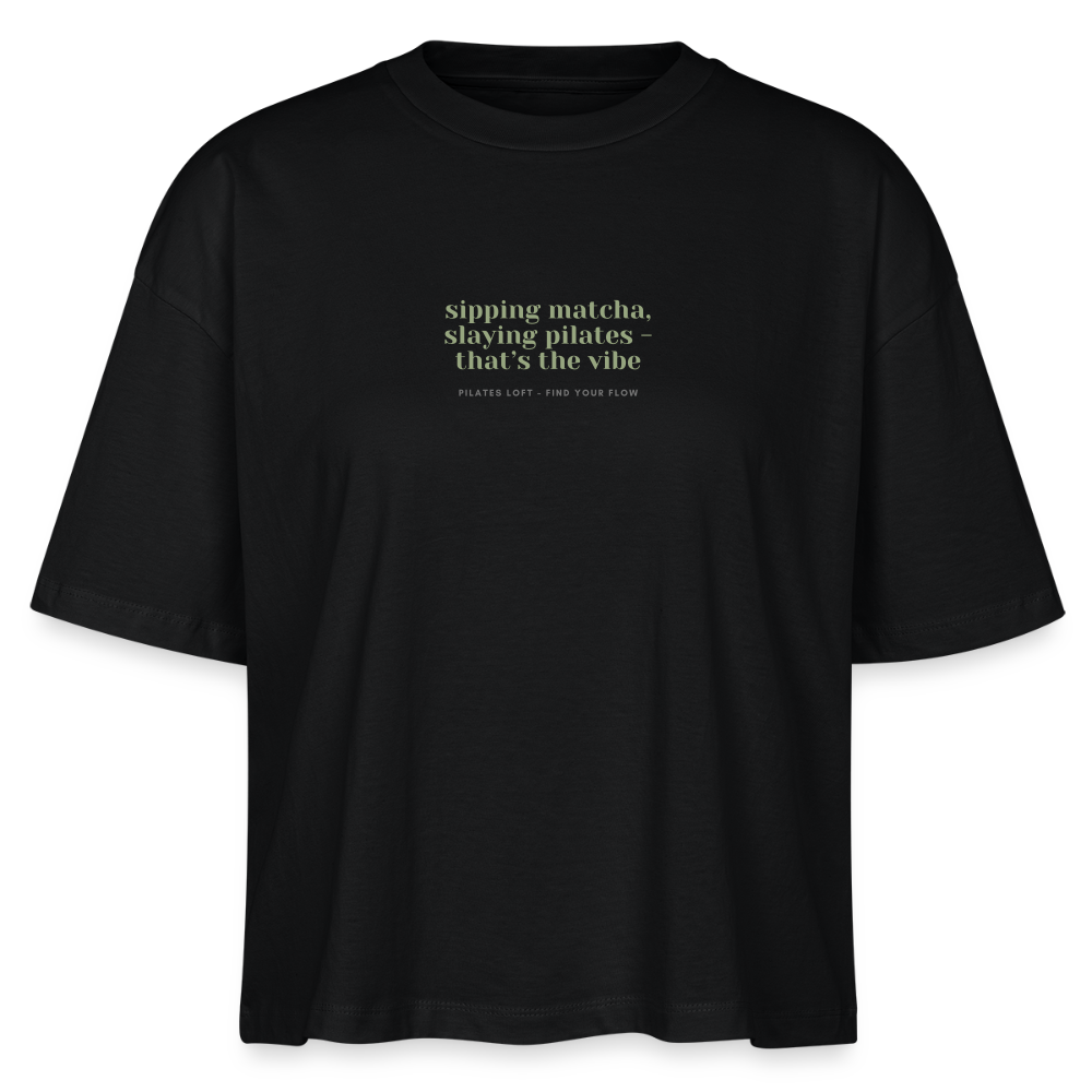 "sipping matcha" boxy T-Shirt - Schwarz